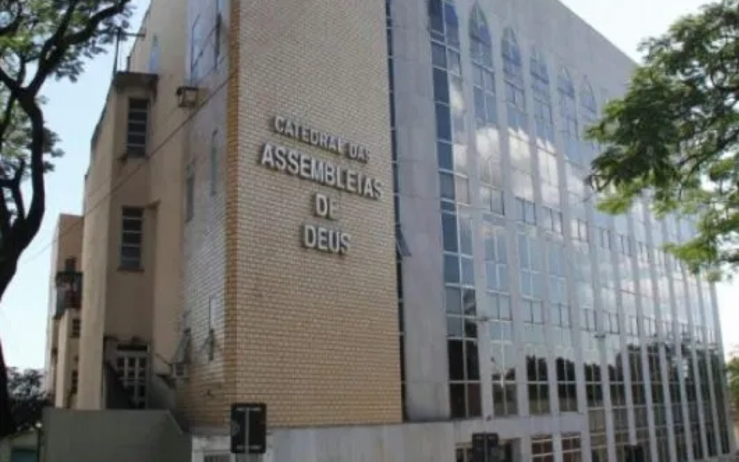 Justiça interdita igreja Assembleia de Deus, no Laranjal, em Volta Redonda (Foto: Reprodução/ Internet)
