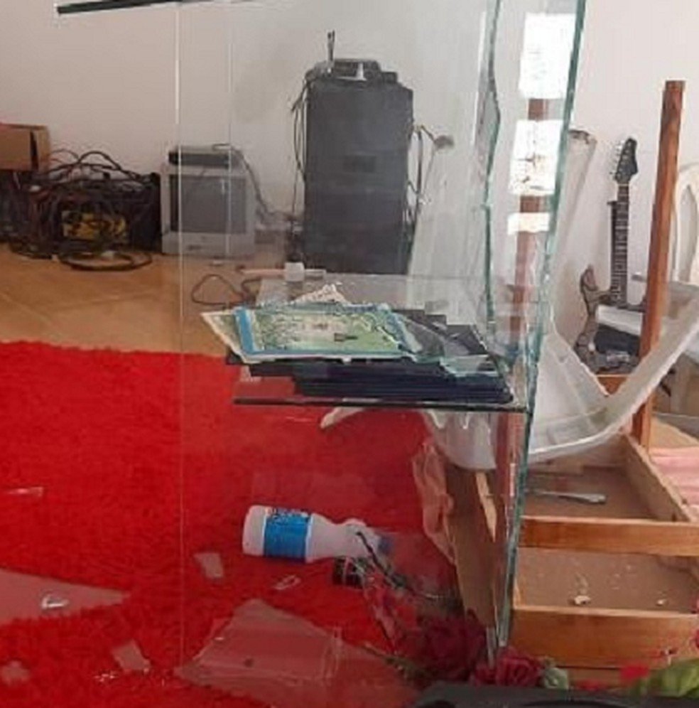 Templo da Igreja Evangélica Assembleia de Deus destruído por homem, no município de Mauriti, interior do Ceará.