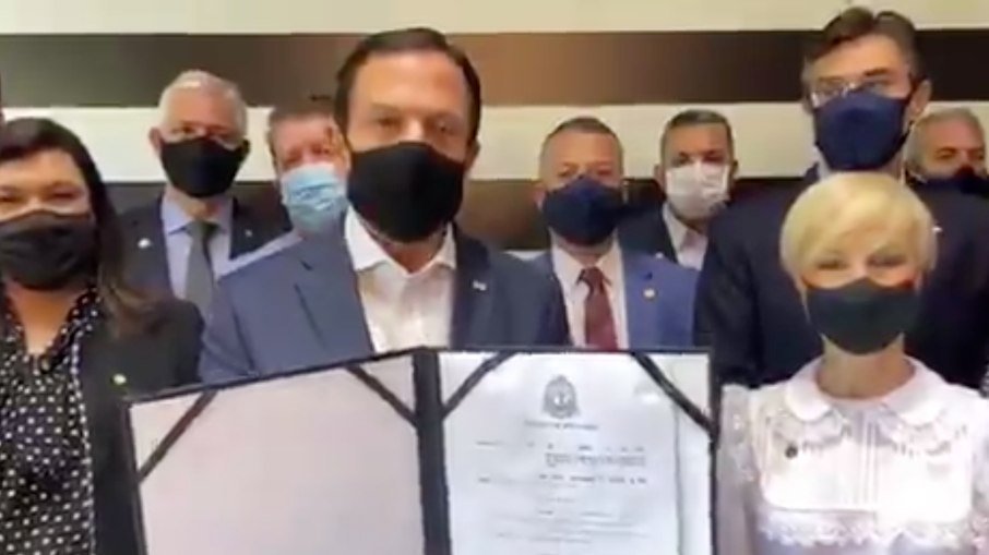 O governador de São Paulo, João Doria (PSDB) , assinou um decretou para reconhecer as atividades religiosas no estado como um serviço essencial (Foto: Reprodução/Twitter)