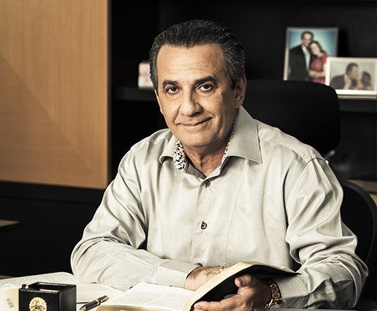 Pastor Silas Malafaia apresenta Escola de Líderes On-line