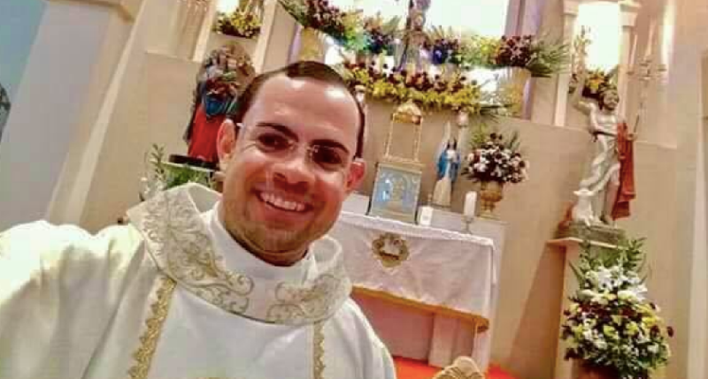 Padre Fernando de Lima Silva, de 38 anos, morreu afogado após tentar salvar duas pessoas em um açude em PE.