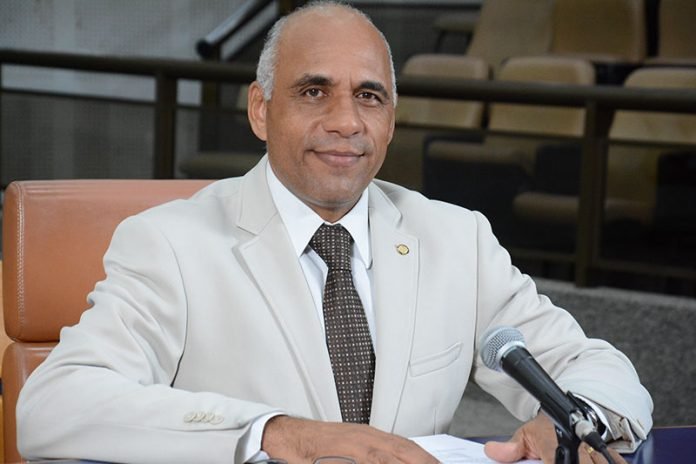 O prefeito de Goiânia, Rogério Cruz (Republicanos). Foto: Francisco Carvalho/Câmara Municipal de Goiânia