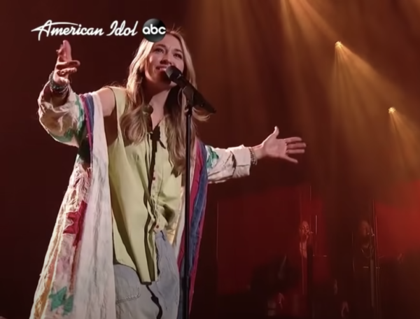 Lauren Daigle canta “Look Up Child” no “American Idol” em 19 de abril de 2021 (Foto: American Idol)