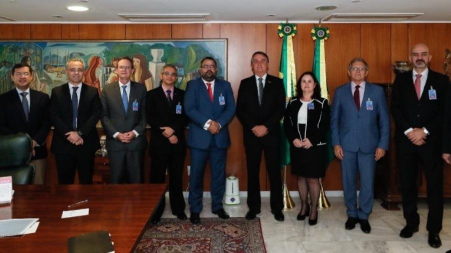 Diretoria da Anajure entregou carta a Jair Bolsonaro em outubro de 2020 (Imagem: Isac Nóbrega/PR)