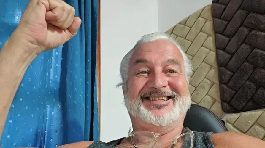 Mark Grenon foi indiciado por vender uma falsa cura milagrosa para a covid-19 e outras doenças em sua igreja, a Genesis II, nos EUA (Imagem: Reprodução/Facebook)