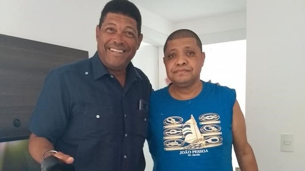 Valdemiro Santiago ao lado do seu irmão, bispo Vanderley Santiago, de 53 anos, que faleceu em São Carlos, vítima da Covid-19, na segunda-feira (28) (Foto: reprodução)