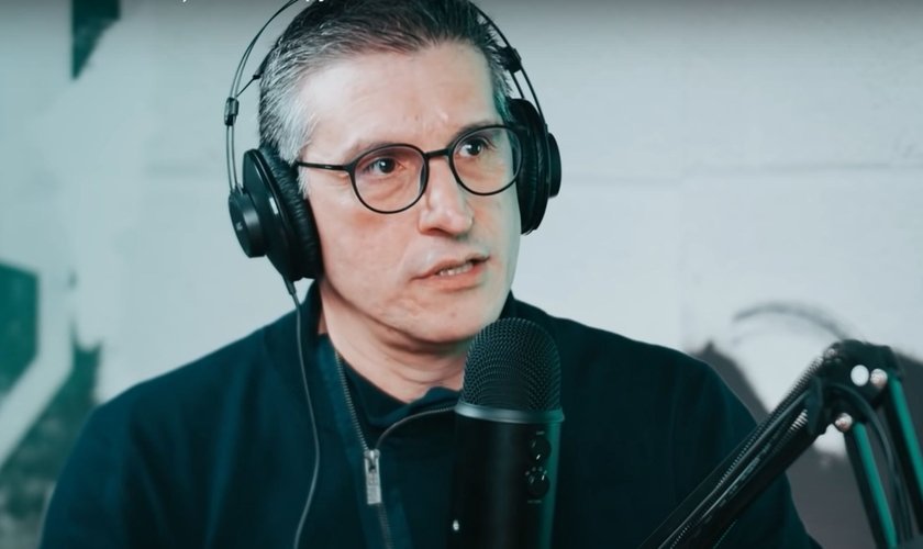 Pastor e vocalista da Banda Resgate, Zé Bruno, em entrevista ao JesusCopy. (Foto: Reprodução/YouTube)