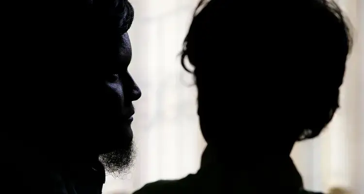 Badol e a filha Bijli enfrentam os desafios de ser cristão em meio a uma comunidade islâmica em Bangladesh