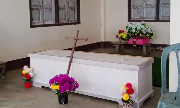 Corpo de cristã é impedido de ser enterrado no Laos, por causa da sua fé
