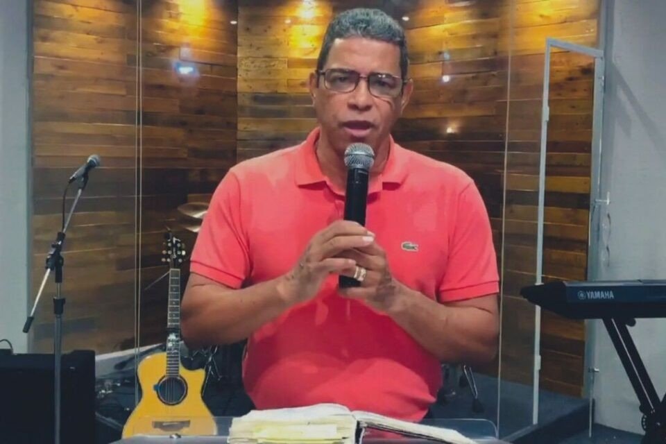 Pastor Esney Martins da Costa (Foto: reprodução)