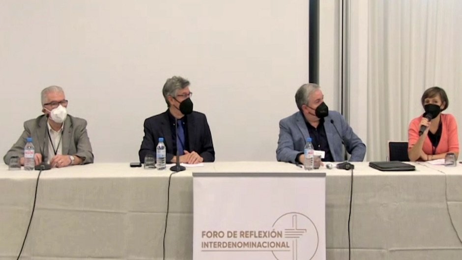 Participantes do II Fórum Interdenominacional de Reflexão Evangélica sobre a eutanásia. / Actualidad Evangelica.