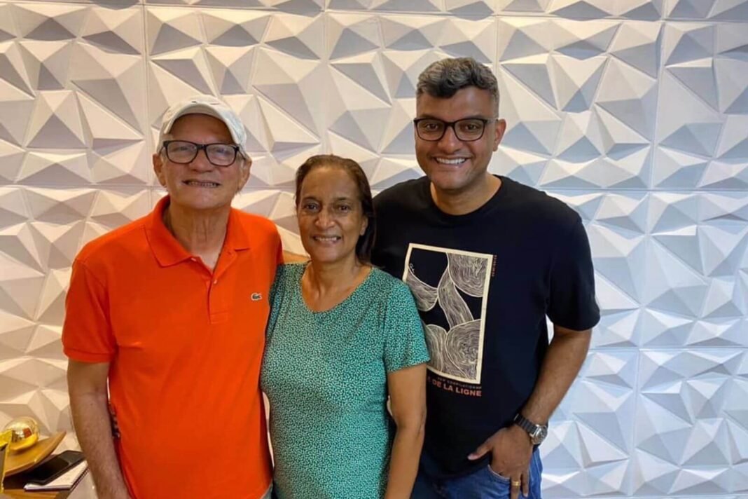 Tiago Brunet com seu pai, Dário e sua mãe, Fani - Foto: Reprodução