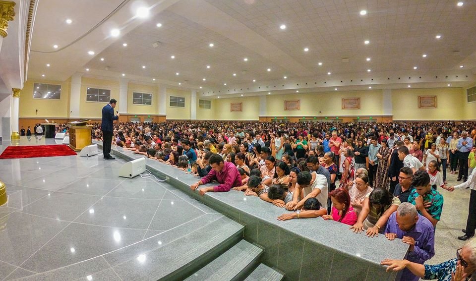 Culto em um templo da Igreja Universal