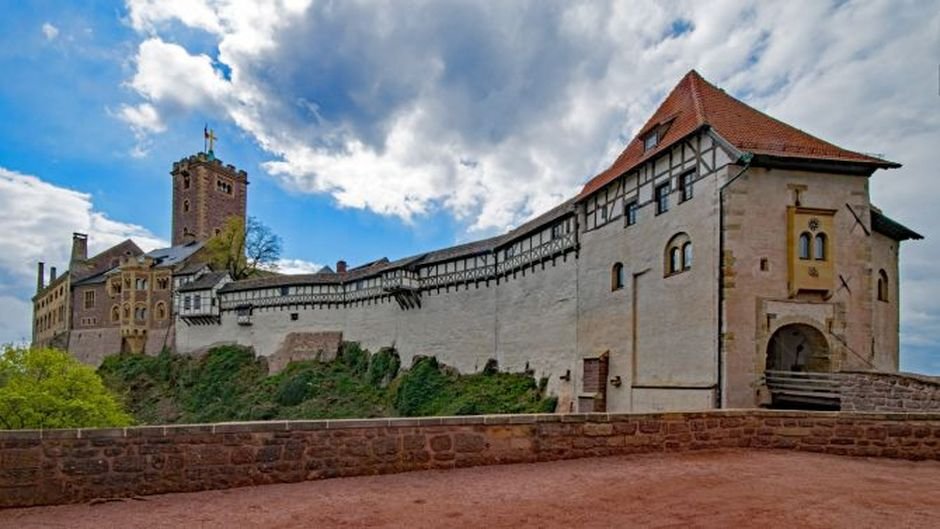 Lutero traduziu o Novo Testamento para o alemão em apenas onze semanas, durante sua estada no Castelo de Wartburg entre 1521 e 1522.
