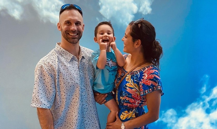 Thomas Hand, de 37 anos, morreu na cena do crime. (Foto: Facebook/Christine Kozlowski Hand)