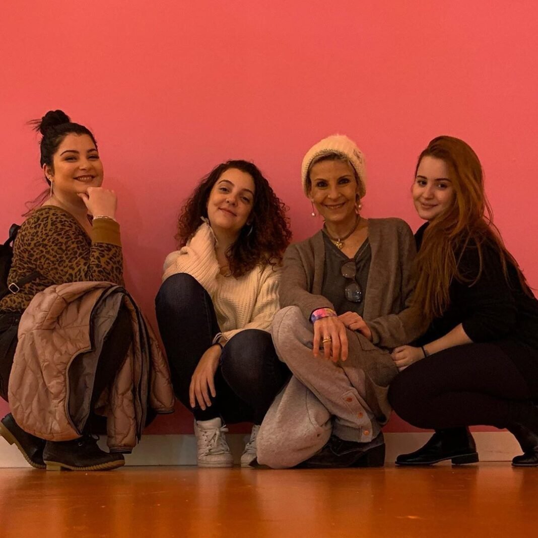 Ludmila Ferber e as filhas Daniela, Vanessa e Ana Lídia (Foto: Arquivo pessoal)