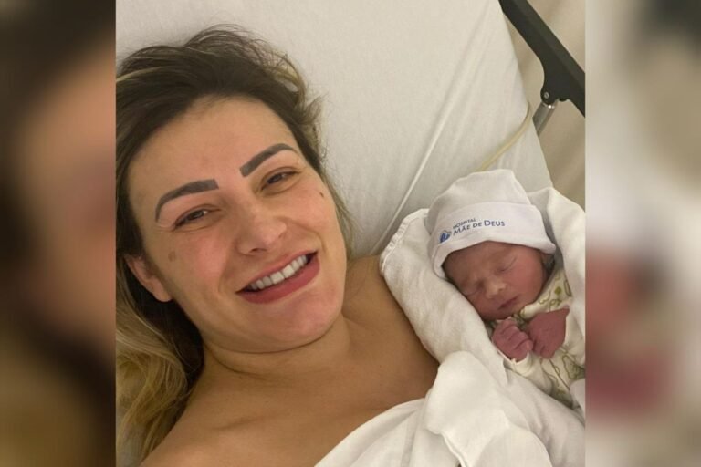 Andressa Urach com o filho Leon Foto: Arquivo Pessoal