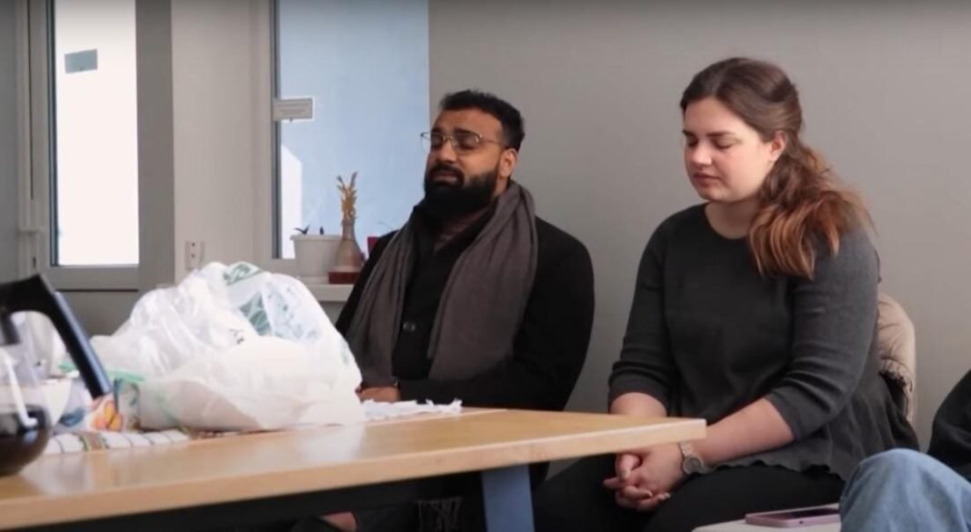 Japhin John e Marie são missionários na Ucrânia. (Foto: Captura de tela/YouTube/CBN News)