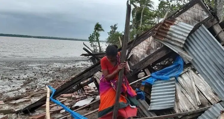 Casa de família cristã destruída por vizinhos (foto representativa)