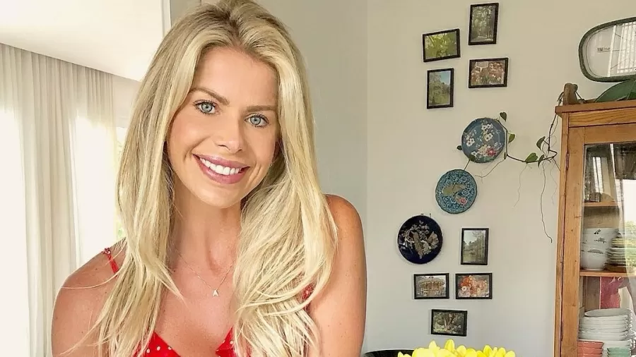 Karina Bacchi é ex-atriz da Rede Globo.