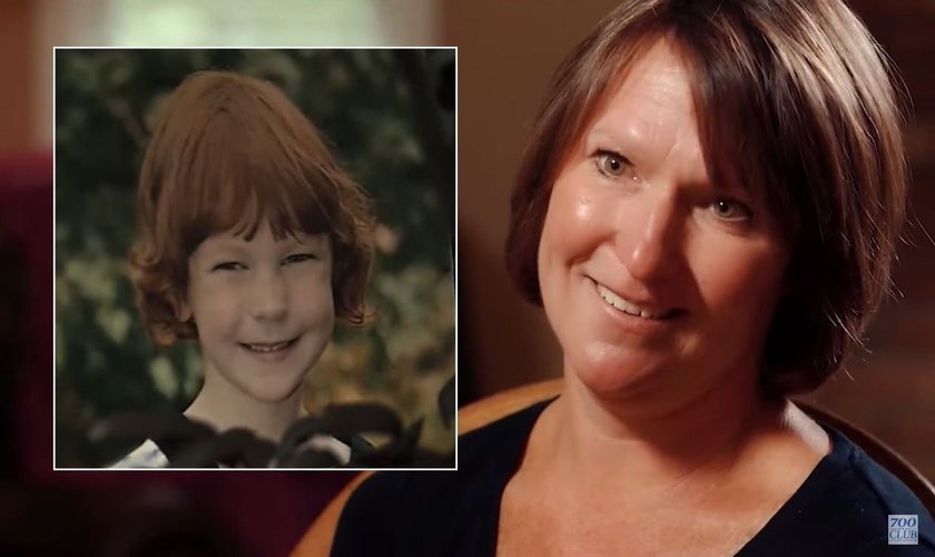 Jenny testemunhou que sentiu a presença de Deus em meio ao luto. (Foto: Reprodução/700 Club Interactive).