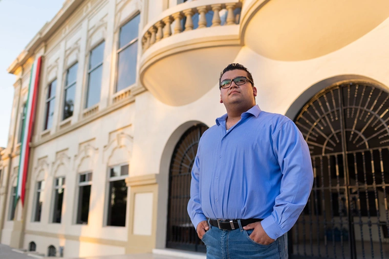 Christian Cortez Pérez, é um estudante cristão no México, que se formou em Psicologia.