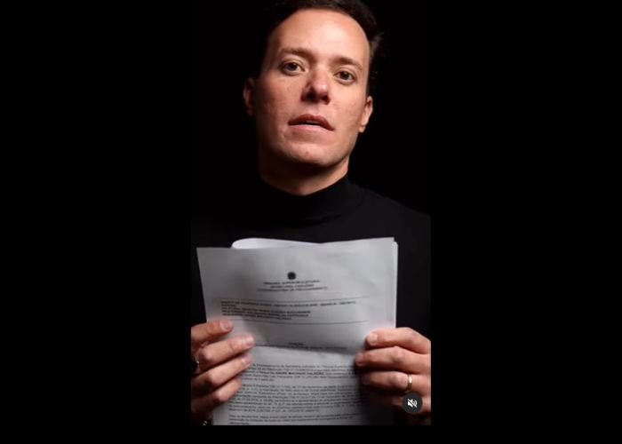 André Valadão grava vídeo dizendo que recebeu intimação do TSE, que desmentiu