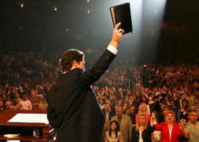 Pastor pregando