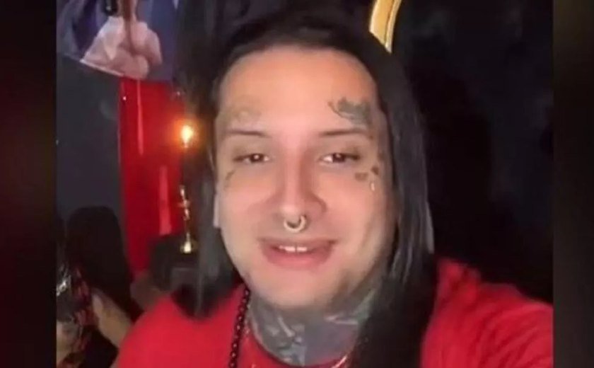 O influencer Vicky Vanilla se apresenta como “sacerdote da igreja luciferiana”