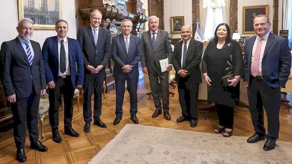 Alberto Fernández na Casa Rosada com representantes da aliança cristã de igrejas evangélicas da Argentina (ACIERA)