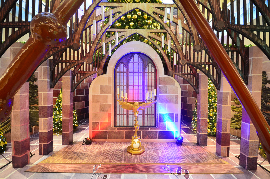 Decoração natalina do Shopping Center Recife é criticada por trocar Jesus por Harry Potter