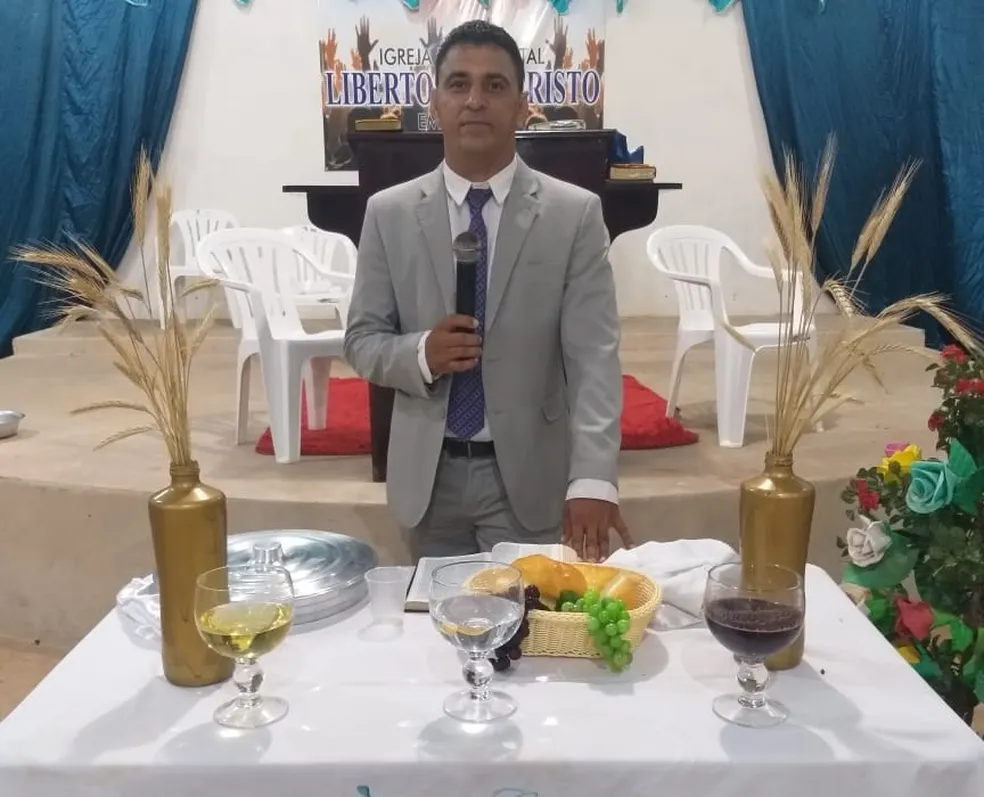 Joel Pires Santana, juiz de paz e pastor, foi preso pela PF nesta quinta-feira por patrocinar vandalismo em Brasília — Foto: Reprodução/Facebook