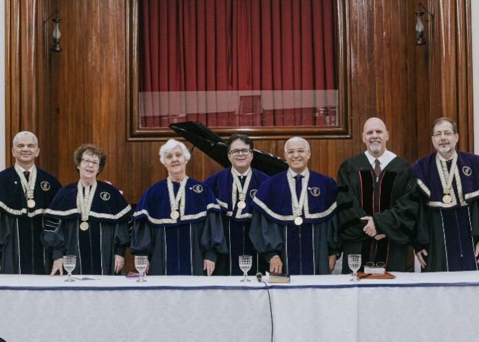 AELB, Abertura do Ano 2023 & Posse Novo Acadêmico, Dr. Gilberto Garcia (Foto: Alexsandro Víctor - PIB Alcântara/RJ) AELB, Abertura do Ano 2023 & Posse Novo Acadêmico, Dr. Gilberto Garcia (Foto: Alexsandro Víctor - PIB Alcântara/RJ)