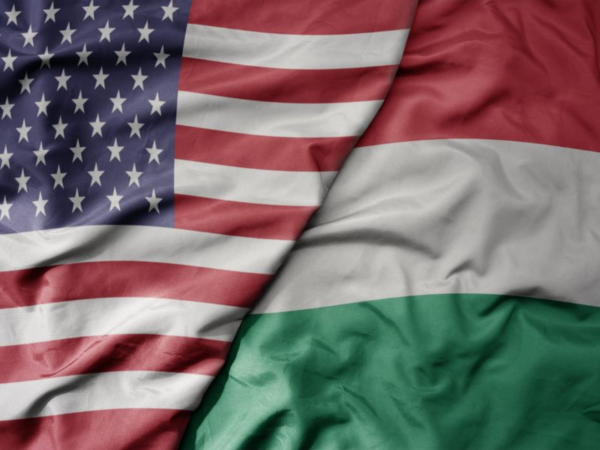 Diplomatas dos Estados Unidos e da Hungria firmam parceria contra perseguição a cristãos