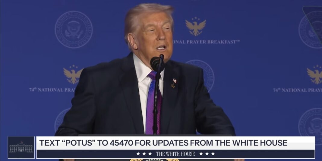 Donald Trump discursa em evento cristão em Washington