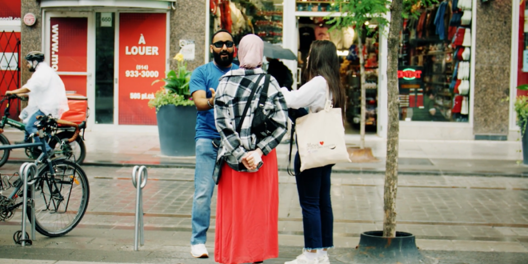 Andrew Mark Adil evangelizando em Montreal
