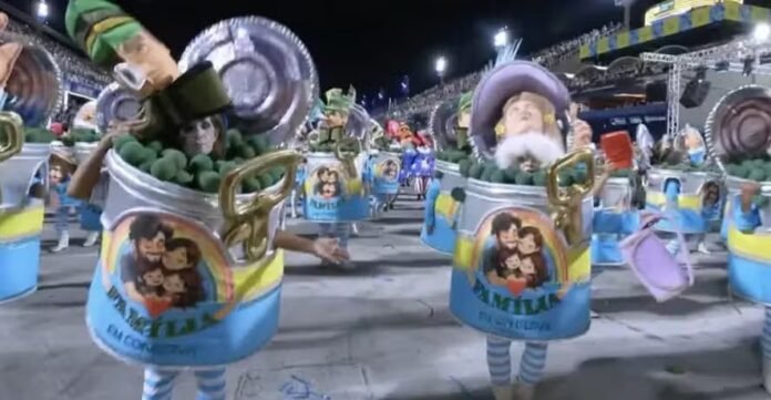 Análise de processo no Tribunal Superior Eleitoral Ministro do TSE analisa processo em gabinete