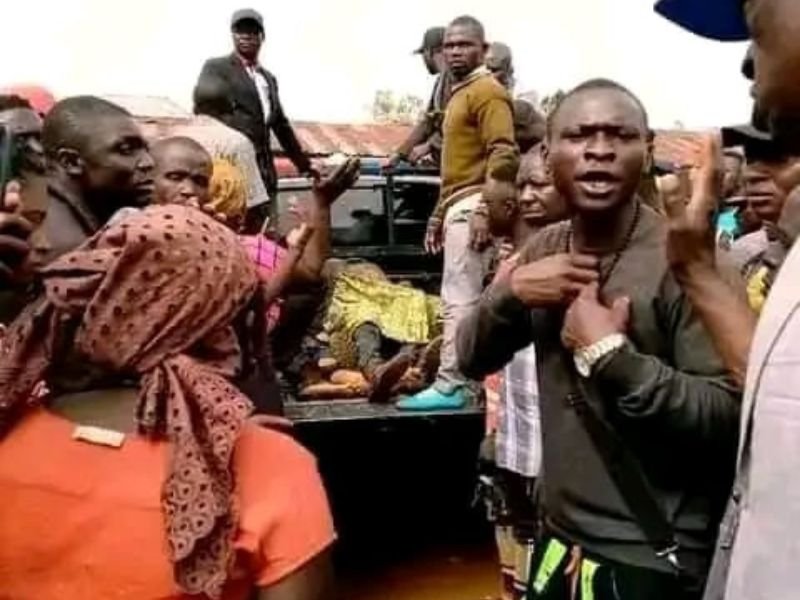 Comunidade nigeriana em ruínas após ataques de Páscoa.