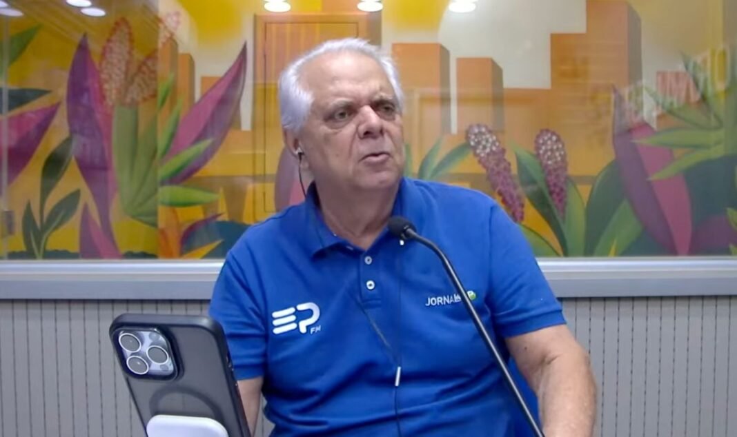 Manifestantes da Bancada Evangélica em protesto por retratação de radialista