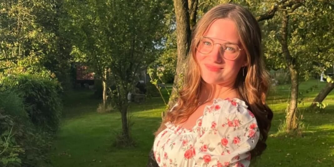 Hannah Solana, jovem holandesa, após sua cura por meio do batismo.