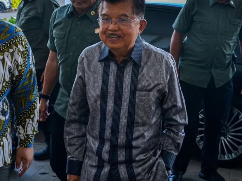 Fachada de um tribunal em Jacarta, Indonésia.