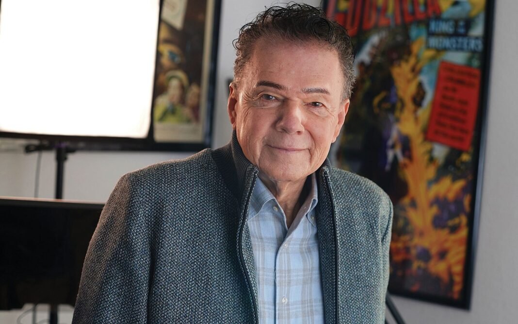 Michael Guillen em laboratório reflete sobre a ciência e a fé