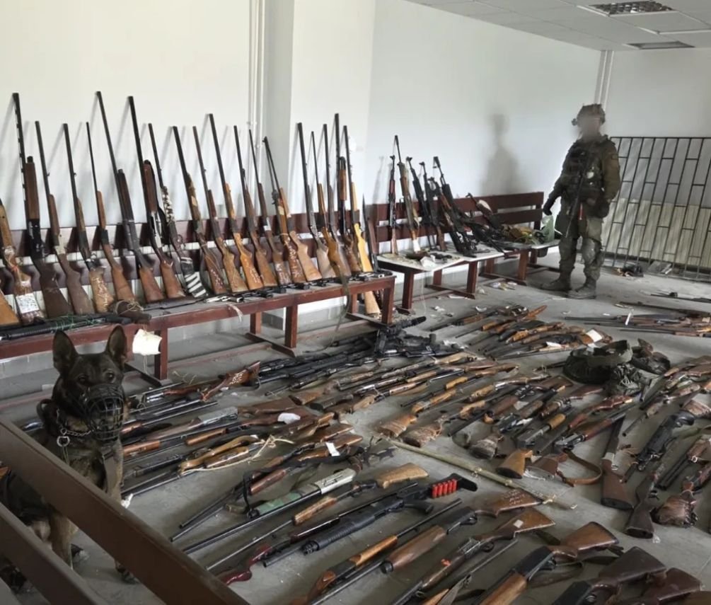 Prédio escolar no Líbano onde foi encontrado um arsenal