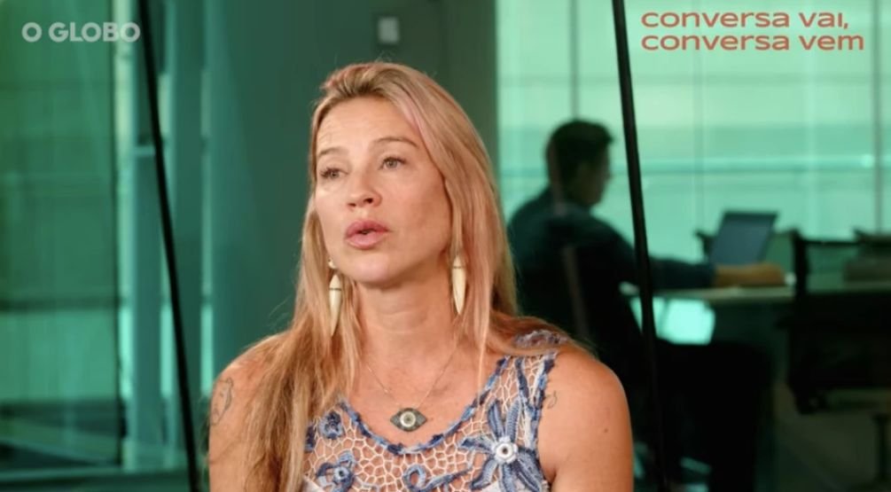 Luana Piovani em entrevista, revelando sua nova identidade espiritual
