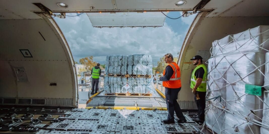 Aeronave de carga da Samaritan's Purse chega ao Líbano com toneladas de ajuda humanitária