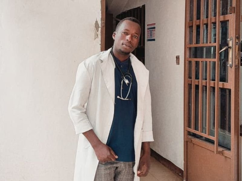 Mumbere Mughembwa Jacques, anestesista, em hospital na República Democrática do Congo.