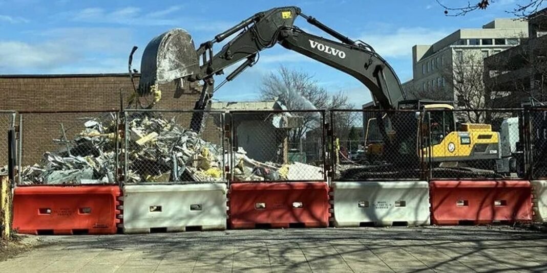 Terreno onde a clínica de aborto EMW Women's Surgical Center foi demolida em Kentucky.