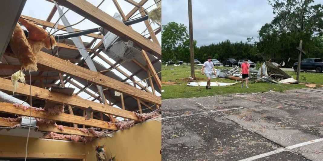 Membros de igreja observam a estrutura devastada após um tornado no Mississippi