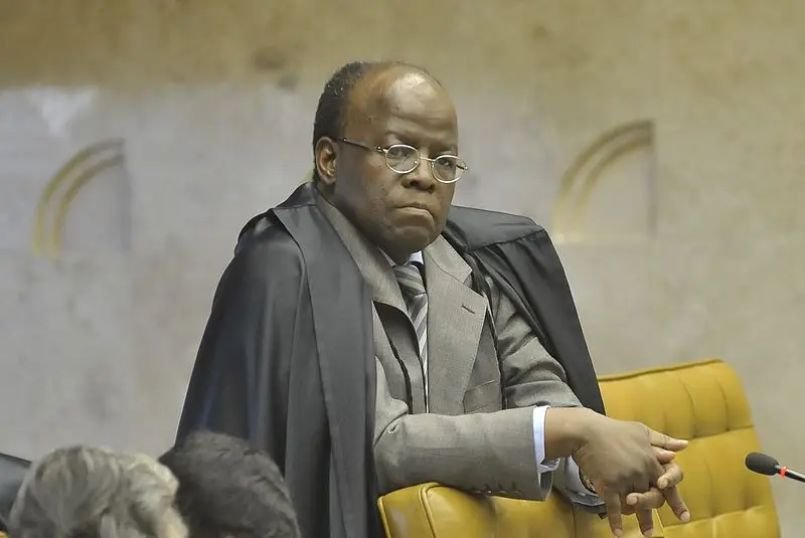 Joaquim Barbosa discursando em evento do partido Democracia Cristã