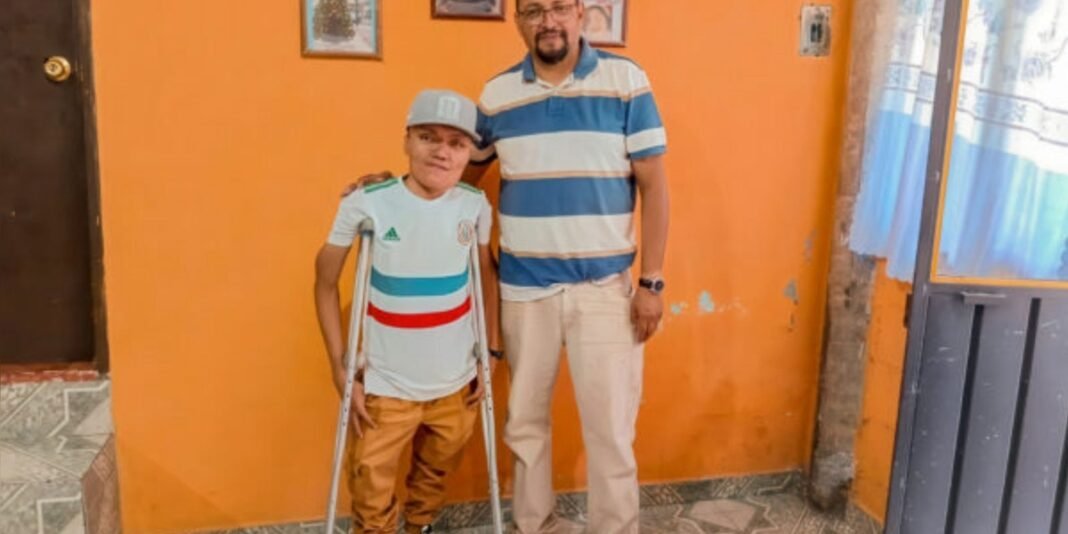 Jovem mexicano com doença rara encontra esperança e fé em Jesus